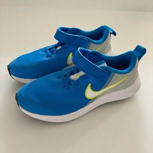 Nike Kids Star Runner 3 in Blue and gray